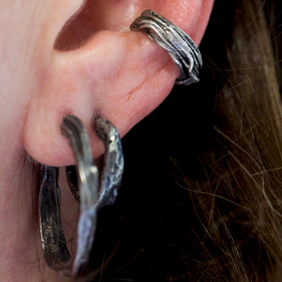 Earcuff ”Ådror”, Oxiderat silver